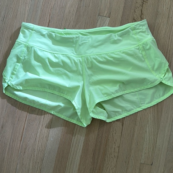 Lululemon Run Speed Short Women's Athletic Shorts size 10 lime green neon - Picture 8 of 15